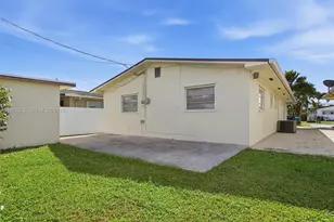 10551 SW 27th St, Miami, FL 33165 - Photo 5