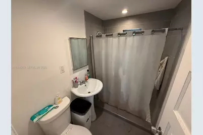 1299 NE 40th Ct #1299, Oakland Park, FL 33334 - Photo 5