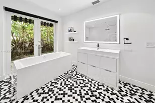 2729 N Bay Rd, Miami Beach, FL 33140 - Photo 27