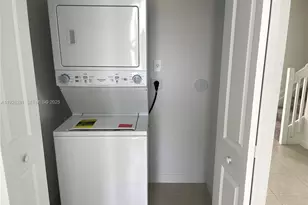 20679 NE 7th Pl, Miami, FL 33179 - Photo 15