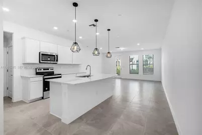 8356 NW 7th Pl, Plantation, FL 33324 - Photo 3