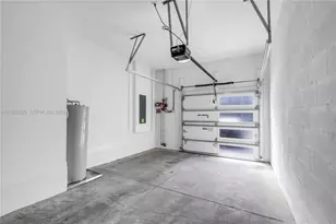 8356 NW 7th Pl, Plantation, FL 33324 - Photo 13