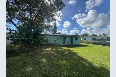 10835 SW 221 St, Unincorporated Dade County, FL 33170 - Photo 5