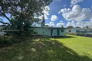 10835 SW 221 St, Unincorporated Dade County, FL 33170 - Photo 5