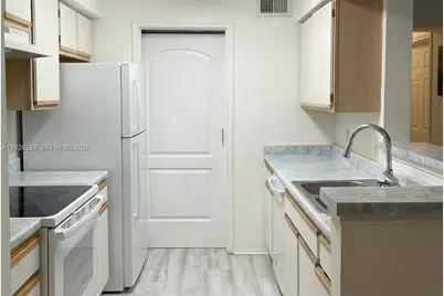 2420 NW 33rd St #1011, Oakland Park, FL 33309 - Photo 3