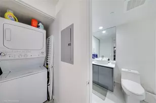 31 SE 6th St, Miami, FL 33131 - Photo 13