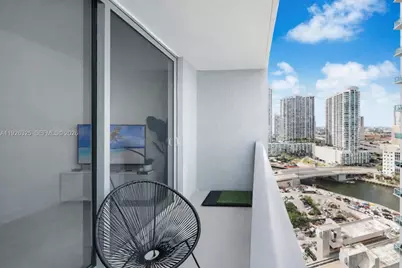 31 SE 6th St #2506, Miami, FL 33131 - Photo 11