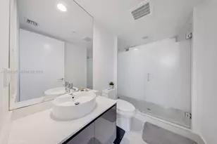 31 SE 6th St, Miami, FL 33131 - Photo 11