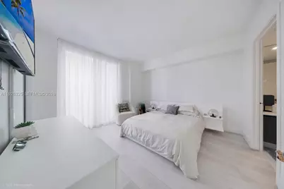 31 SE 6th St #2506, Miami, FL 33131 - Photo 9