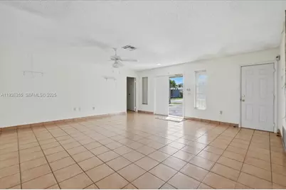 11711 NW 29th St, Sunrise, FL 33323 - Photo 3