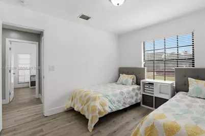 9111 S Lake Miramar Cir, Miramar, FL 33025 - Photo 25