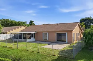 9111 S Lake Miramar Cir, Miramar, FL 33025 - Photo 31