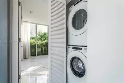 8425 Crespi Blvd #TH3, Miami Beach, FL 33141 - Photo 9