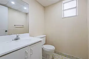 9371 Fontainebleau Blvd, Miami, FL 33172 - Photo 17