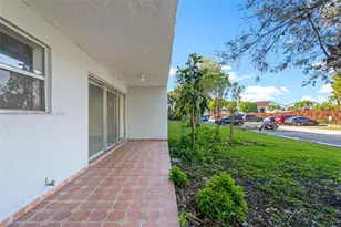 9371 Fontainebleau Blvd, Miami, FL 33172 - Photo 25