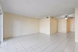 9371 Fontainebleau Blvd, Miami, FL 33172 - Photo 9