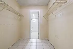 9371 Fontainebleau Blvd, Miami, FL 33172 - Photo 21