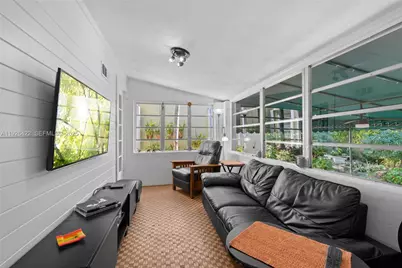 2460 SW 24th St, Miami, FL 33145 - Photo 15