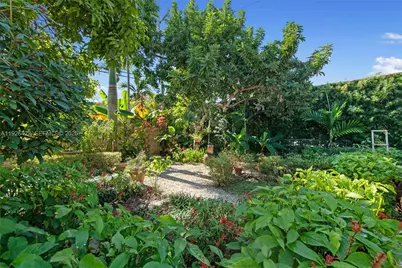 2460 SW 24th St, Miami, FL 33145 - Photo 29