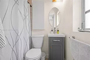 2460 SW 24th St, Miami, FL 33145 - Photo 17