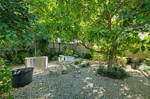 2460 SW 24th St, Miami, FL 33145 - Photo 31