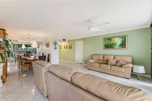 1100 St Charles Pl, Pembroke Pines, FL 33026 - Photo 9