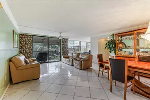 1100 St Charles Pl, Pembroke Pines, FL 33026 - Photo 27