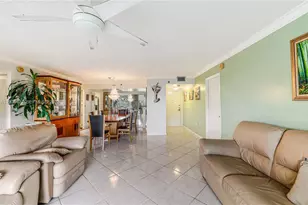 1100 St Charles Pl, Pembroke Pines, FL 33026 - Photo 13