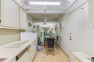 1100 St Charles Pl, Pembroke Pines, FL 33026 - Photo 15