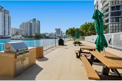 800 Parkview Dr #701, Hallandale Beach, FL 33009 - Photo 9