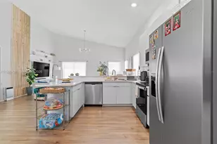 128 Emeraldview Ave, Other City - In The State Of Florida, FL 33897 - Photo 3