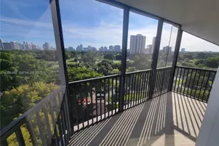 3301 N Country Club Dr, Aventura, FL 33180 - Photo 17