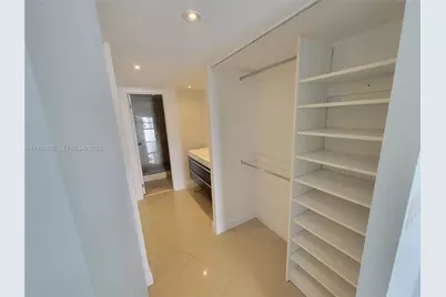 3301 N Country Club Dr #811, Aventura, FL 33180 - Photo 7