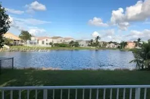 1561 NW 159th Ave, Pembroke Pines, FL 33028 - Photo 5