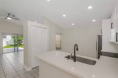 17925 SW 10th Ct, Pembroke Pines, FL 33029 - Photo 11