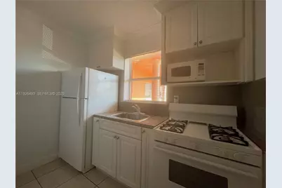 1245 W 24th St #202, Hialeah, FL 33010 - Photo 11