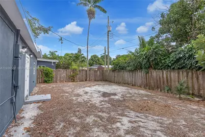 434 NW 110th St, Miami, FL 33168 - Photo 41