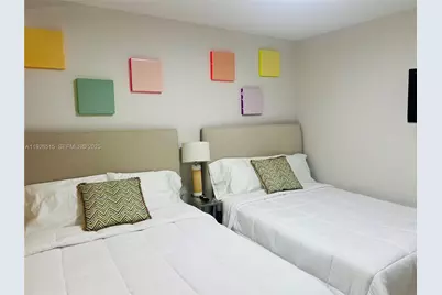5225 Collins Ave #914, Miami Beach, FL 33140 - Photo 7