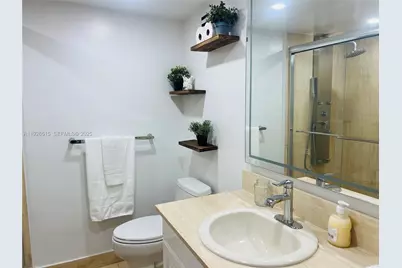 5225 Collins Ave #914, Miami Beach, FL 33140 - Photo 11