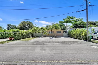 2470 NE 182nd Ter #2, North Miami Beach, FL 33160 - Photo 3