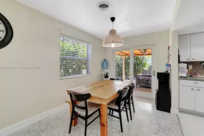 2470 NE 182nd Ter #2, North Miami Beach, FL 33160 - Photo 9