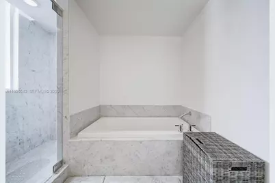 244 Biscayne Blvd #2309, Miami, FL 33132 - Photo 25