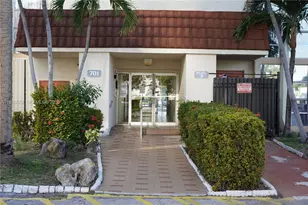 701 Three Islands Boulevard, Hallandale Beach, FL 33009 - Photo 7