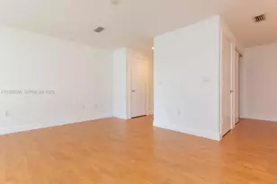 1050 Brickell Ave, Miami, FL 33131 - Photo 15