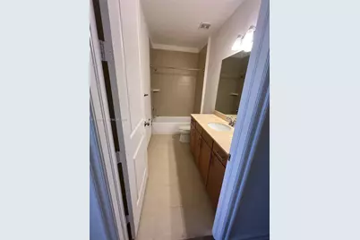 115 E Riverwalk Cir E, Plantation, FL 33325 - Photo 7