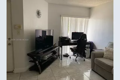 8660 NW 6th Ln #5-203, Miami, FL 33126 - Photo 9