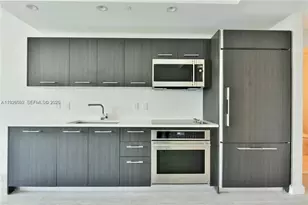 45 SW 9th St, Miami, FL 33130 - Photo 3