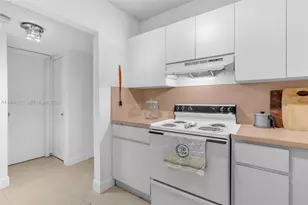 1900 W 68th St, Hialeah, FL 33014 - Photo 9