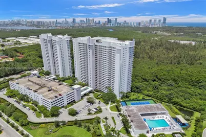 15051 Royal Oaks Ln #2601, North Miami, FL 33181 - Photo 35