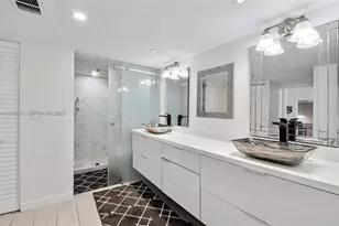 100 Bayview Dr, Sunny Isles Beach, FL 33160 - Photo 5